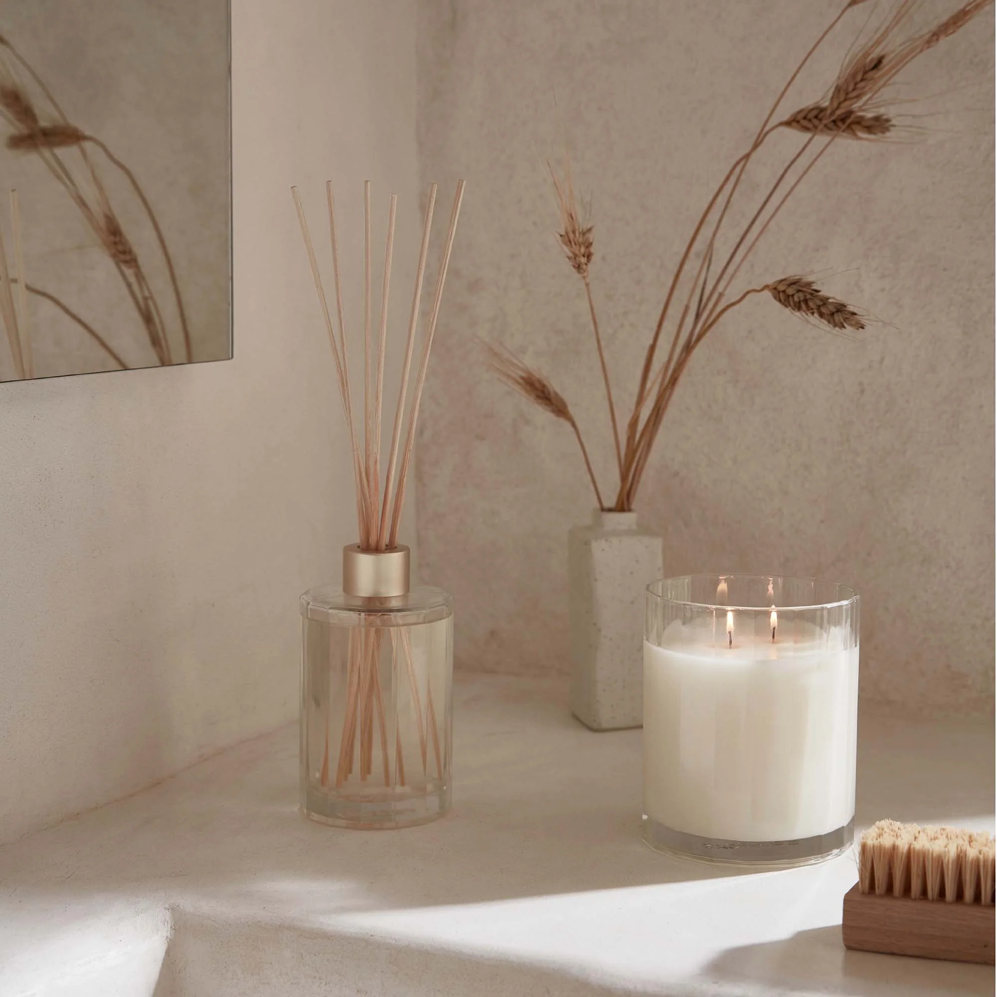 CIRCA Cotton Flower & Freesia Fragrance Diffuser 250ml - Image 2