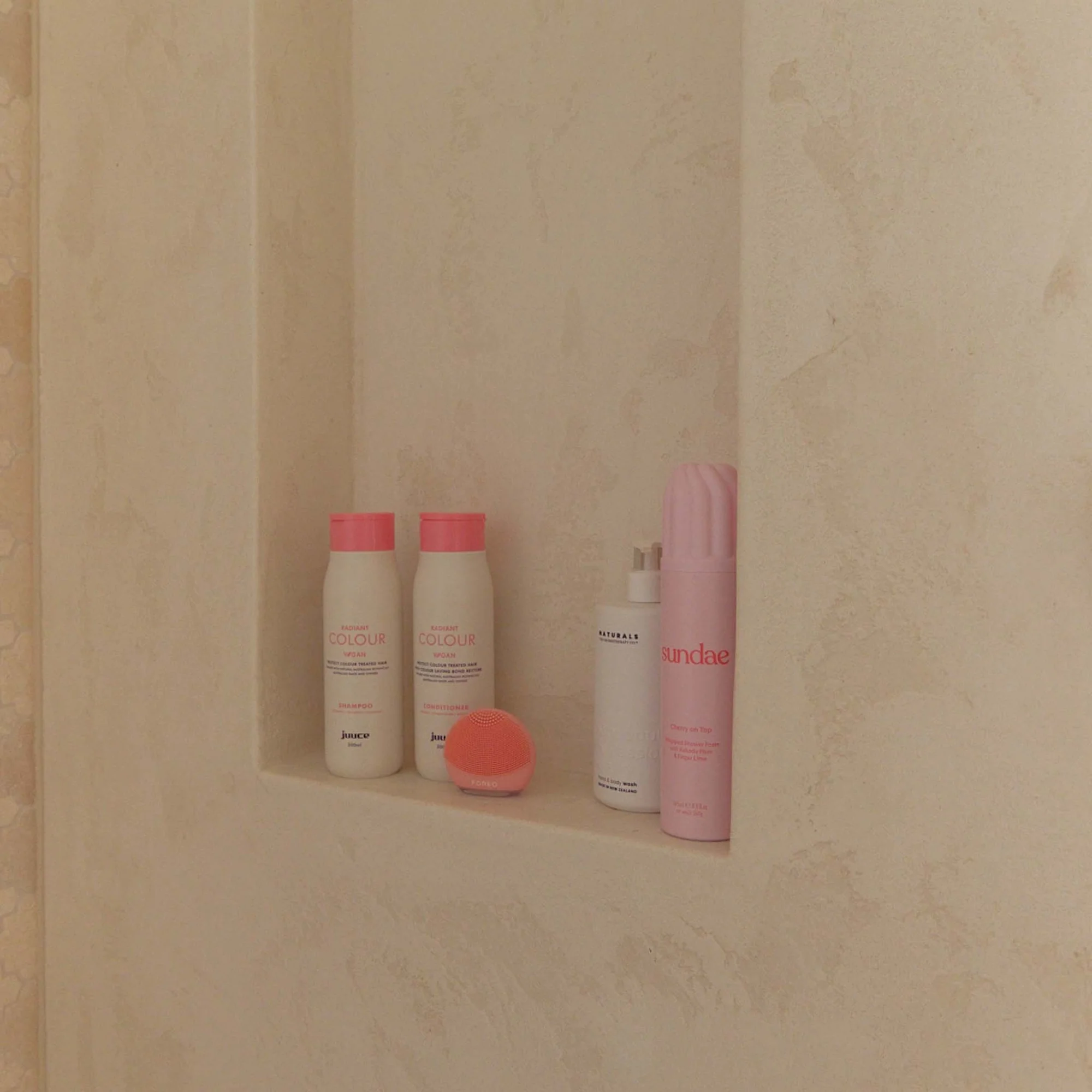 Juuce Radiant Colour Shampoo 300ml - Image 2