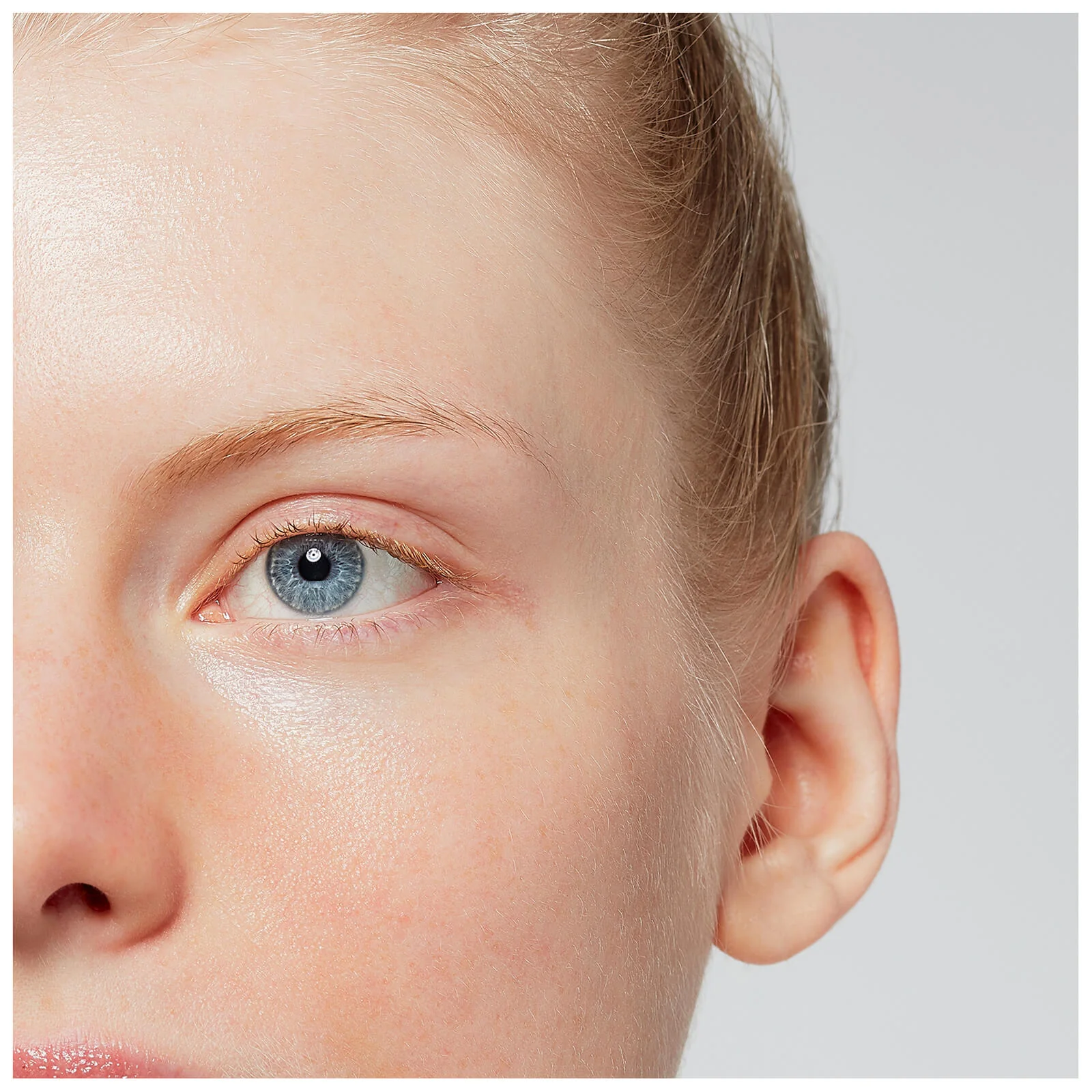 L'Oréal Paris C'est Magic CC Cream - 01 Anti-Redness - Image 3
