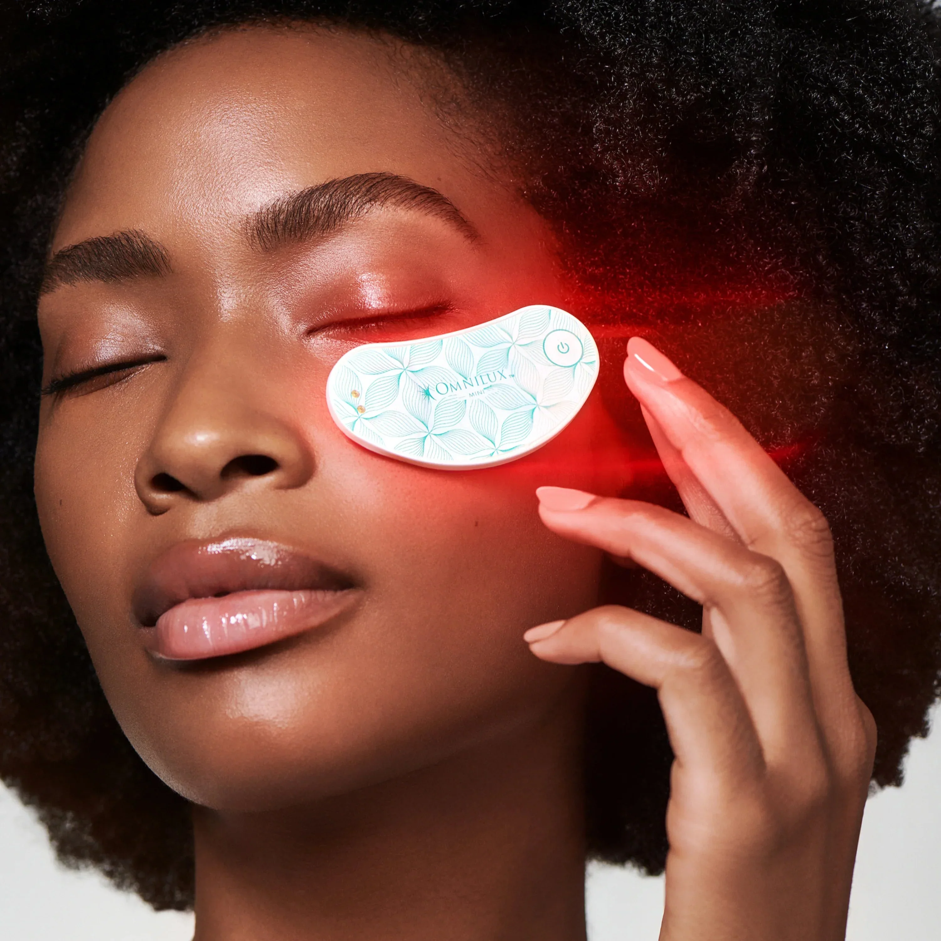 Omnilux Mini LED Eye Brightener - Image 5